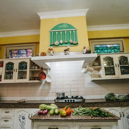 Rock Cliff Home Stay 西隆 外观 照片