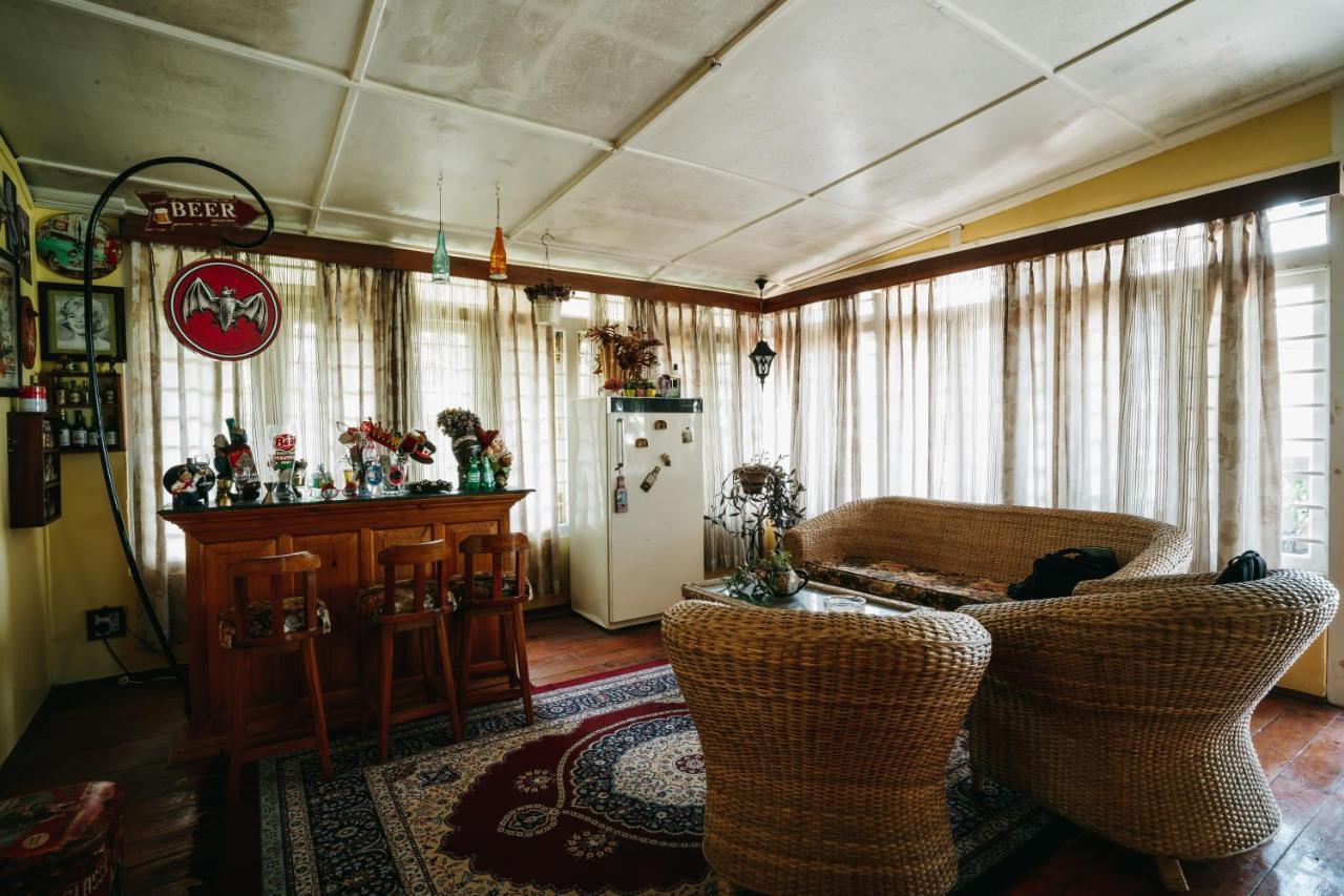 Rock Cliff Home Stay 西隆 外观 照片