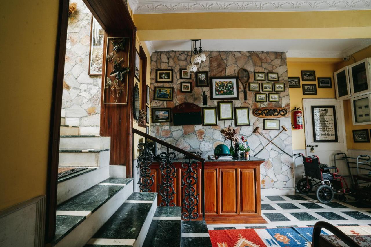 Rock Cliff Home Stay 西隆 外观 照片