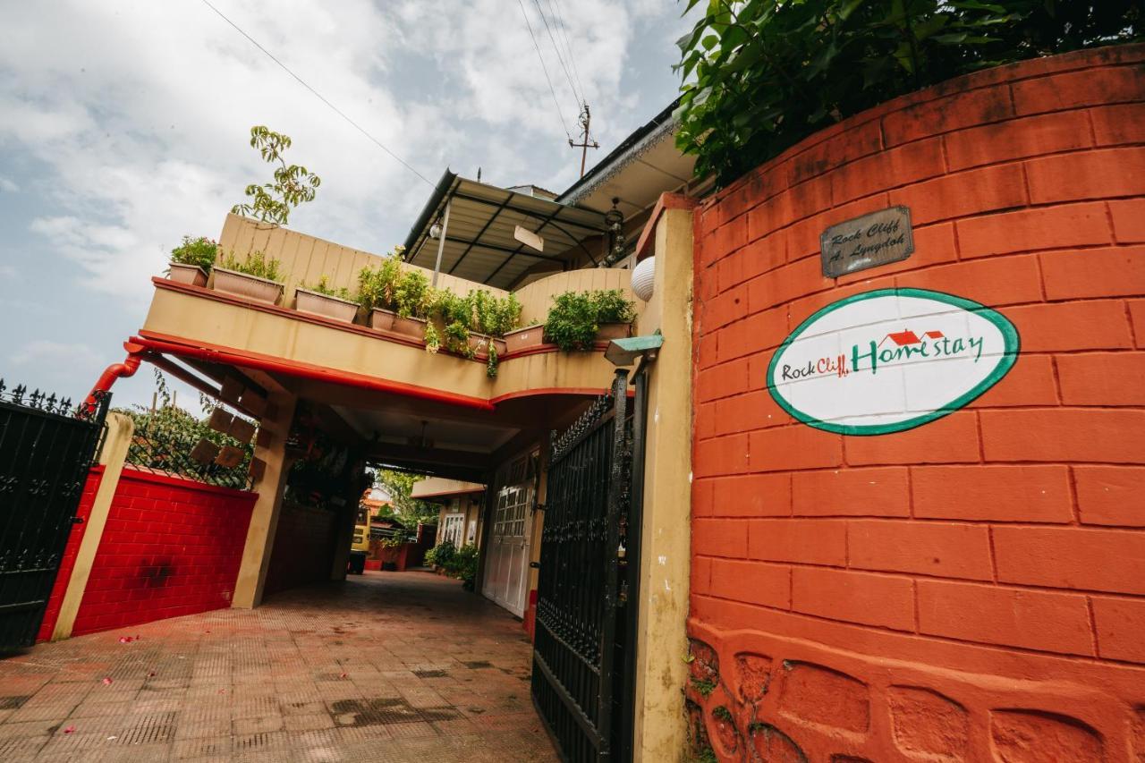 Rock Cliff Home Stay 西隆 外观 照片