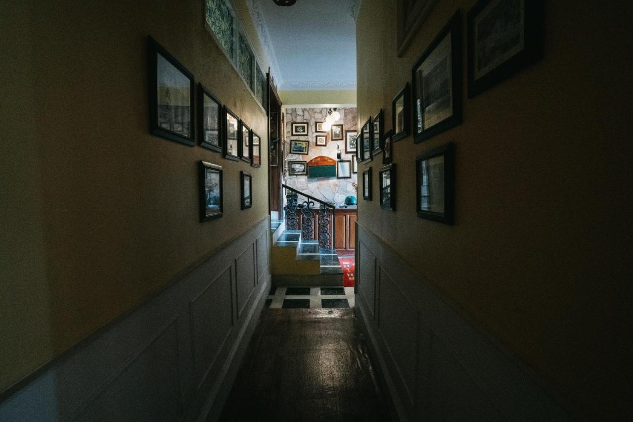 Rock Cliff Home Stay 西隆 外观 照片